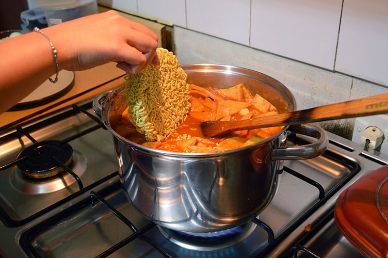 cooking rabokki