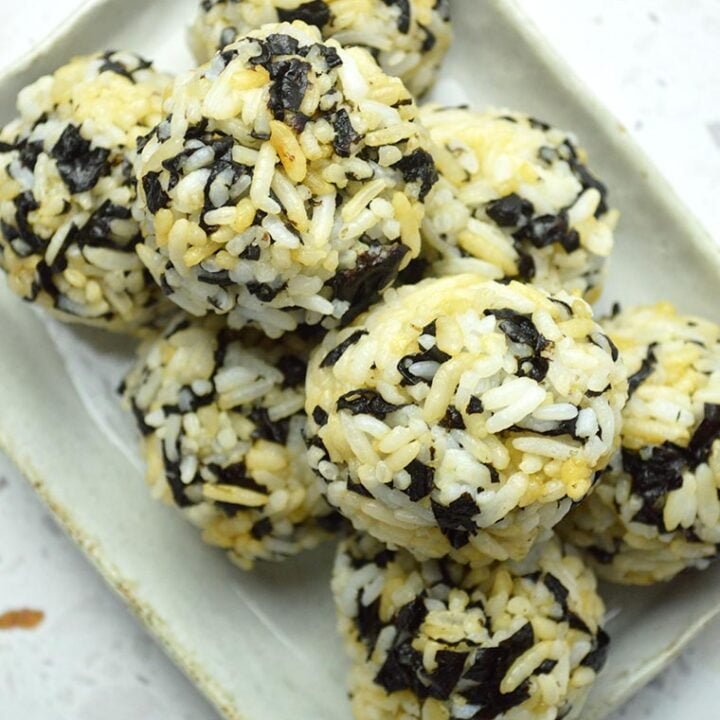 seaweed rice balls jumeokbap