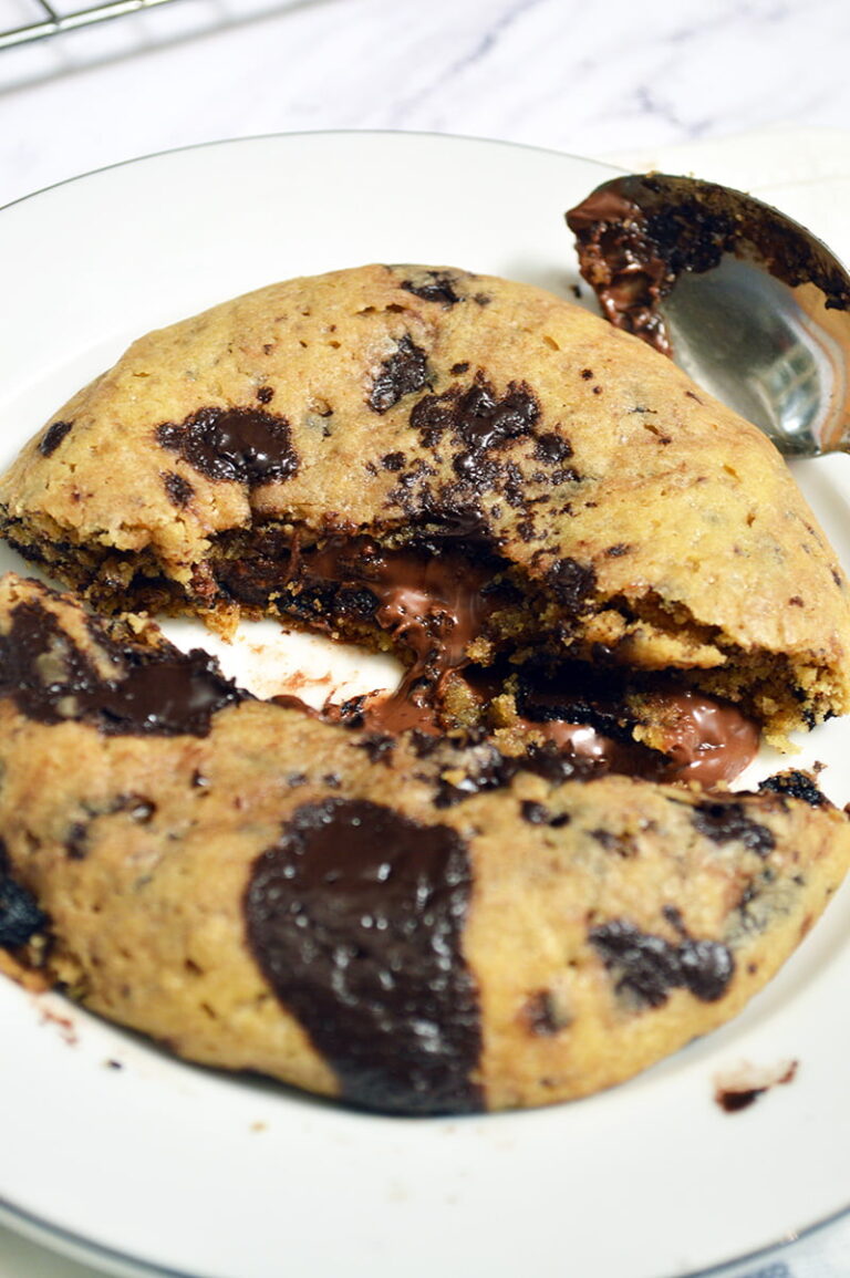 brown butter chocolate chip cookies with nutella filling