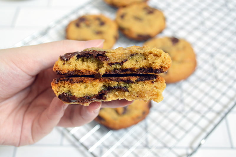 alton brown's the chewy chocolate chip cookies