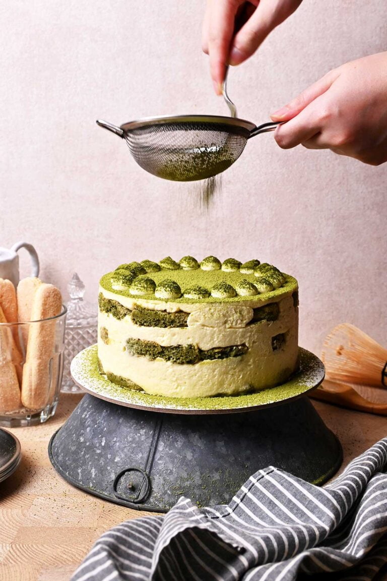 no-bake eggless matcha tiramisu cake