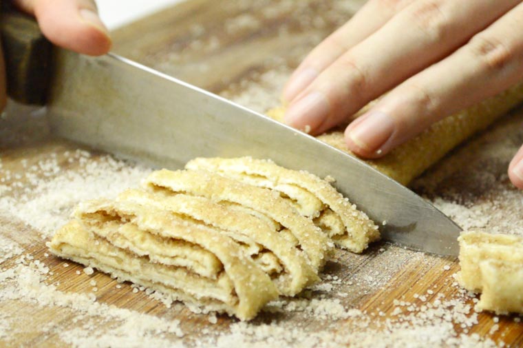 slicing puff pastry
