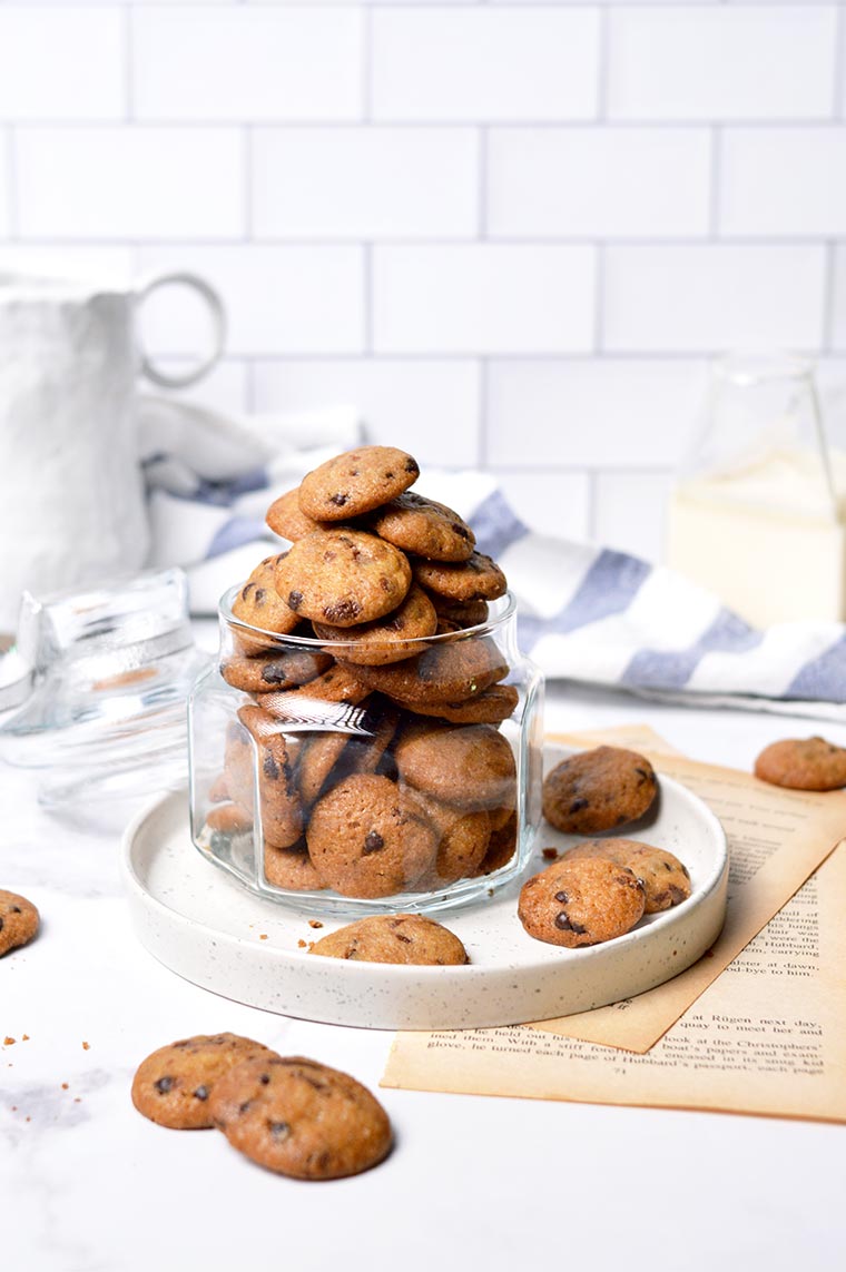 famous amos style mini crunchy chocolate chip cookies