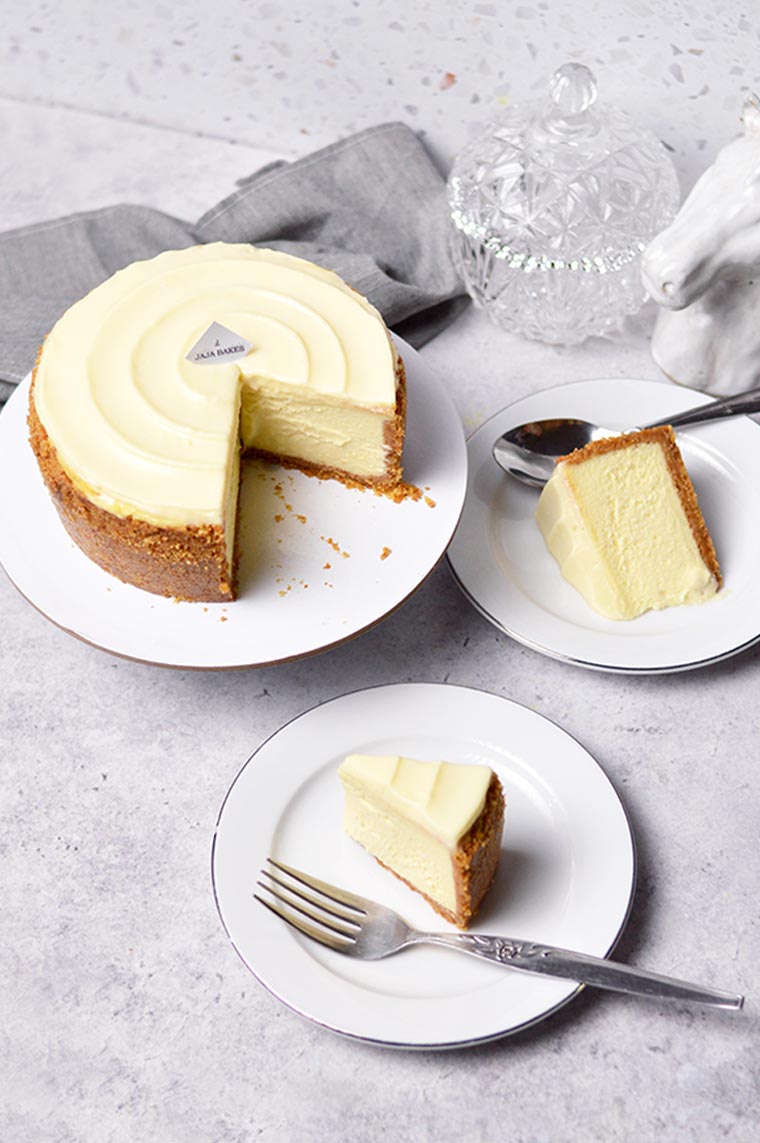 new york cheesecake with sour cream topping