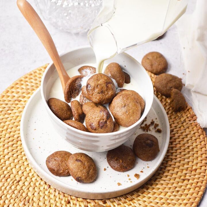 mini crunchy hojicha chocolate chip cookies