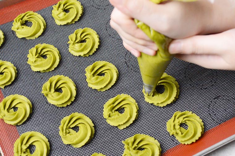 how to make matcha wreath cookies