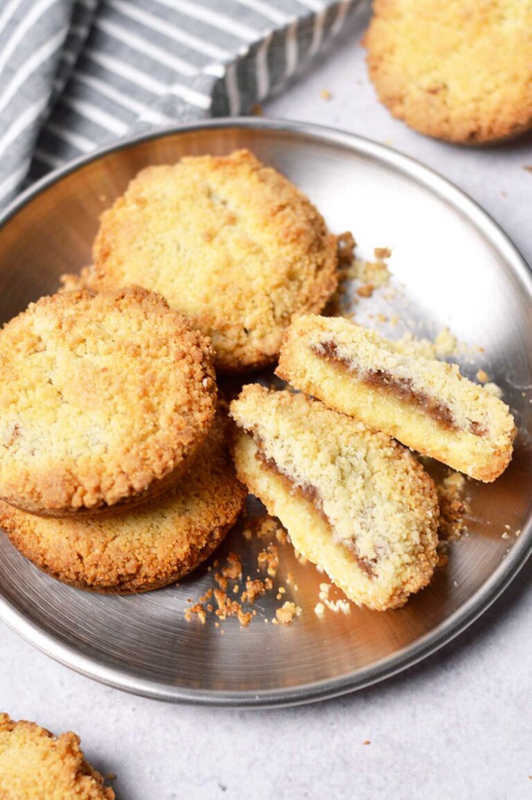 apple crumble cookies made in muffin tin