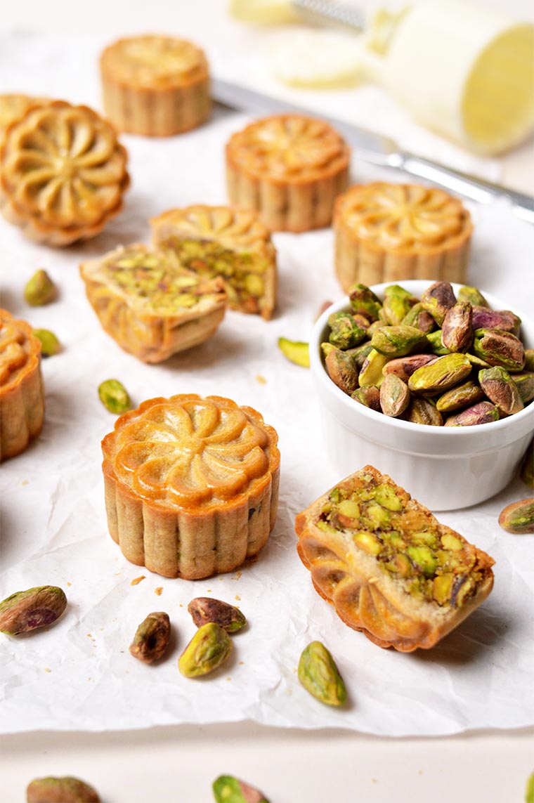 honey pistachio mooncakes without golden syrup and lye water