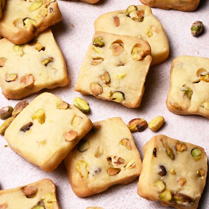 square shaped pistachio shortbread cookies