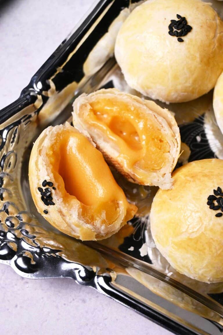 Thousand Layers Lava Custard Mooncakes - Jaja Bakes - jajabakes.com
