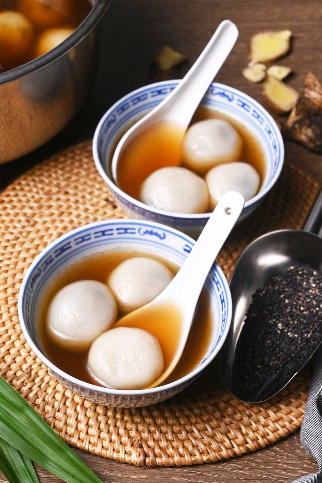 Black Sesame Tang Yuan (Glutinous Rice Balls) - Jaja Bakes