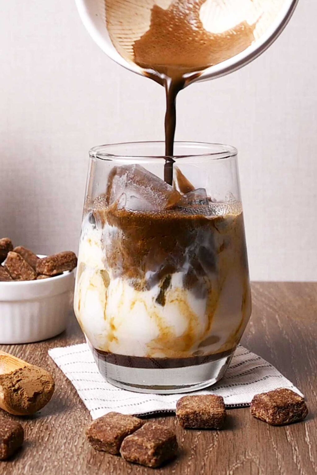 black sugar hojicha latte