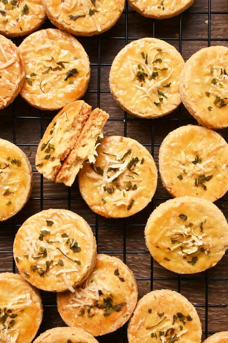 garlic cheese cookies